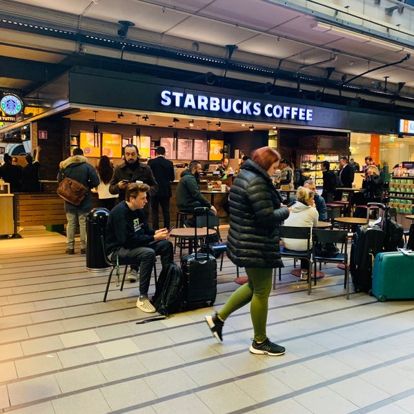 Photo taken at Starbucks by Gonny Z. on 3/15/2019