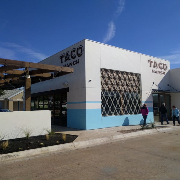 รูปภาพถ่ายที่ Taco Ranch โดย Todd M. เมื่อ 1/24/2018