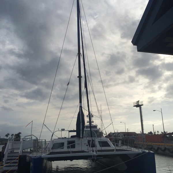 3/8/2015 tarihinde John V.ziyaretçi tarafından Makani Catamaran'de çekilen fotoğraf