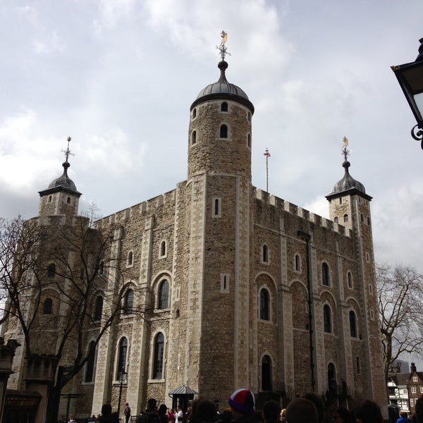 Photo taken at Tower of London by Mindy V. on 4/22/2013