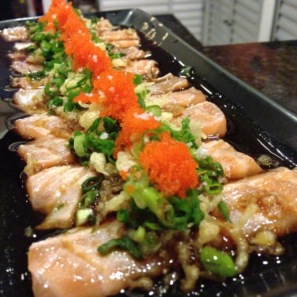Sashimi de salmão trufado do cardápio a lá carte é de outro mundo! O rodízio (oferecido de domingo a quinta) é completíssimo e serve tudo a vontade. A variedade e qualidade são impressionantes!!