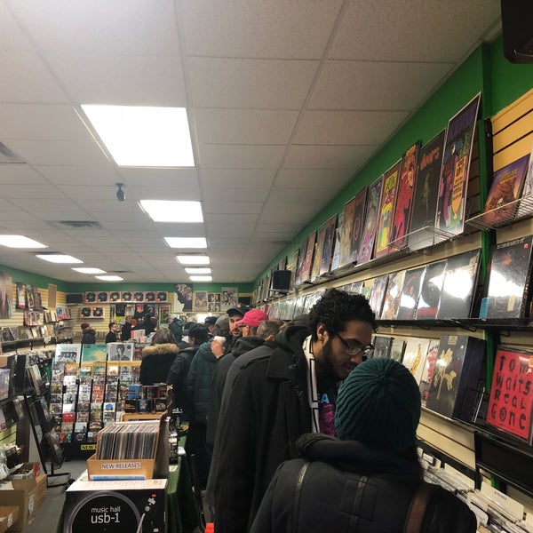 Photo taken at Scotti&#39;s Record Shop by Lara Z. on 11/24/2017