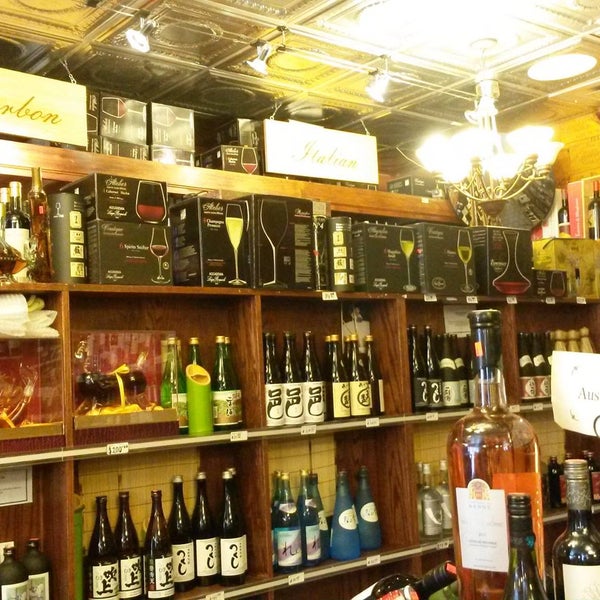Foto tirada no(a) Ambassador Wines &amp; Spirits por Ambassador Wines &amp; Spirits em 11/10/2014