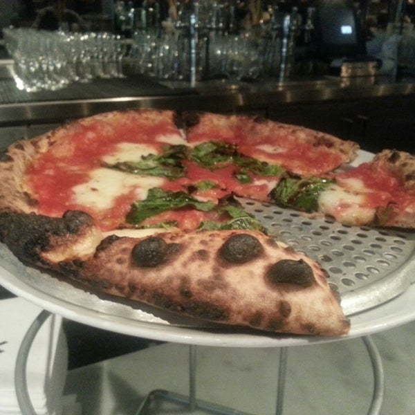 รูปภาพถ่ายที่ Cupola Pizzeria โดย Paul M. เมื่อ 4/26/2013