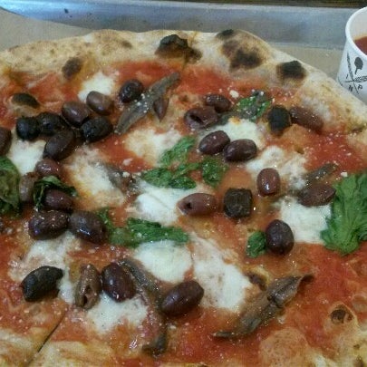 Das Foto wurde bei Inizio Pizza Napoletana von Demetra G. am 5/19/2017 aufgenommen