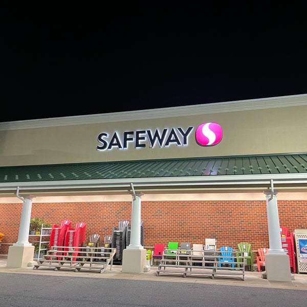 Photos at Safeway Grocery Store in La Plata