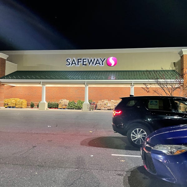 Photos at Safeway Grocery Store in La Plata