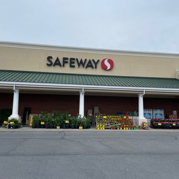 Photos at Safeway Grocery Store in La Plata