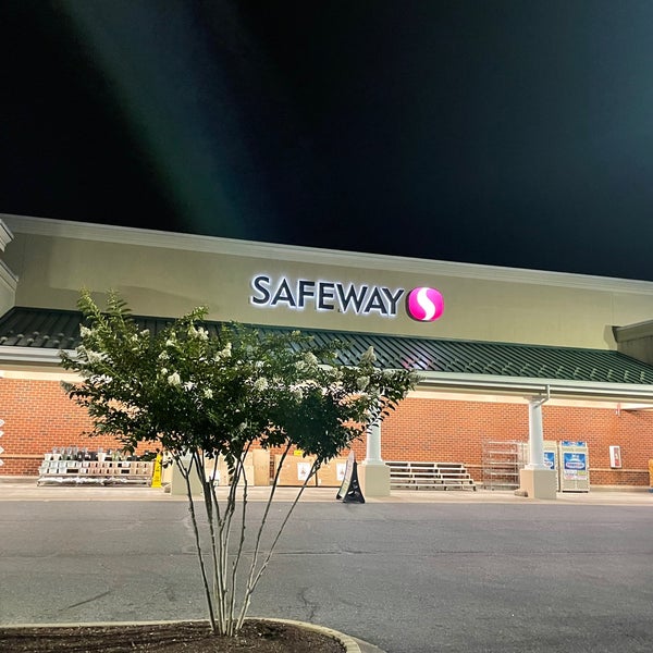 Photos at Safeway Grocery Store in La Plata