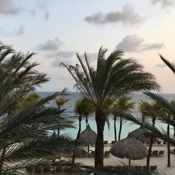 รูปภาพถ่ายที่ Renaissance Curacao Resort &amp; Casino โดย Adrian H. เมื่อ 3/28/2019