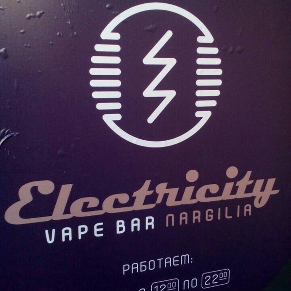 Foto tomada en Electricity Bar &amp; Vape Shop  por Stanislav M. el 6/3/2016