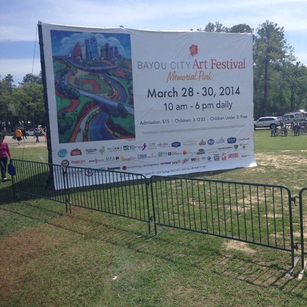 Foto tomada en Bayou City Art Festival Memorial Park  por Gary C. el 3/29/2014