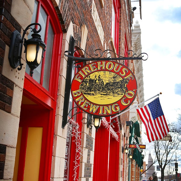 Foto tirada no(a) Firehouse Brewing Company por Firehouse Brewing Company em 7/23/2015