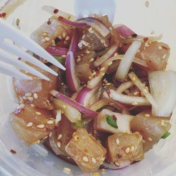 Bite Me Fish Market Bar & Grill (Now Closed) 74425 Kealakehe Pkwy, 17