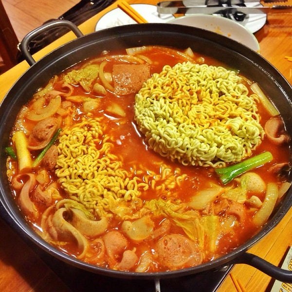 Foto diambil di Jjang Korean Noodle &amp; Grill oleh Rama L. pada 2/8/2016