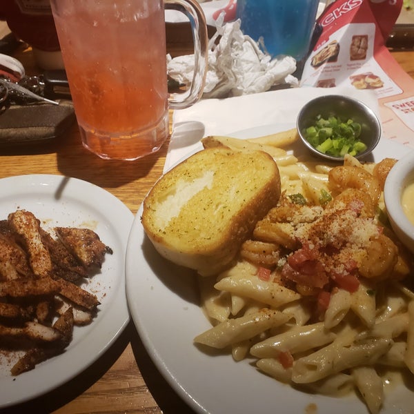 Photo taken at Chili&#39;s Grill &amp; Bar by Nitro G. on 10/4/2018