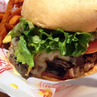 Das Foto wurde bei Teddy&#39;s Bigger Burgers von Teddy&#39;s Bigger Burgers am 11/12/2014 aufgenommen