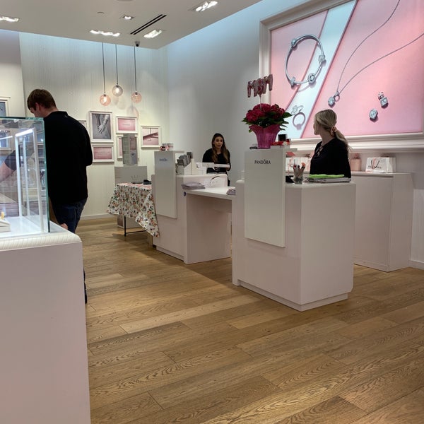 Pandora Jefferson Mall