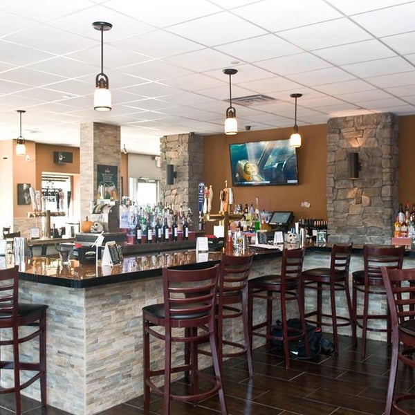 Foto diambil di Brownstone Bar &amp; Restaurant oleh Brownstone Bar &amp; Restaurant pada 11/18/2014