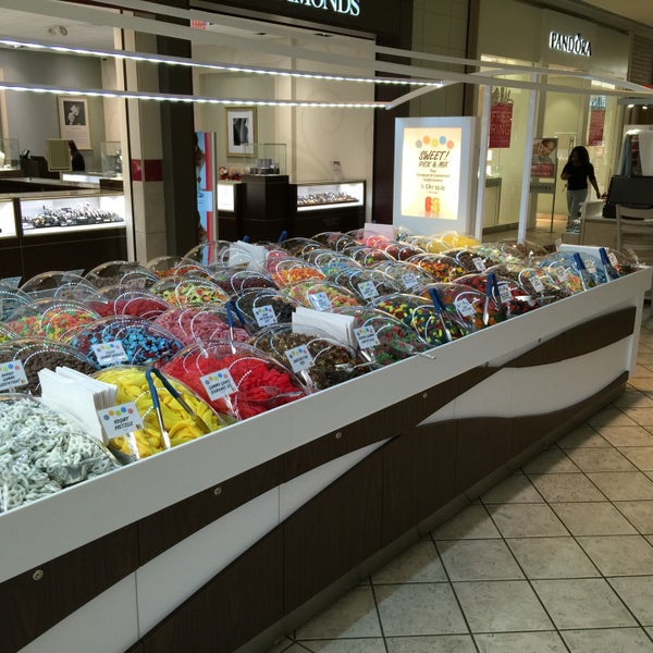 Good variety. Nice candy kiosk in the middle of the mall.