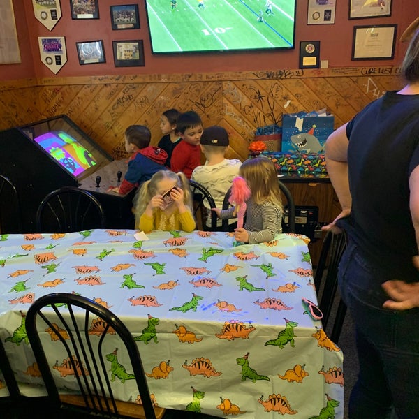 Foto diambil di Woodstock&#39;s Pizza oleh Zach S. pada 12/29/2019