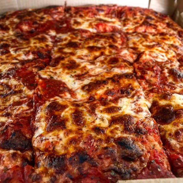 6/5/2017에 Michael S.님이 Santillo&#39;s Brick Oven Pizza에서 찍은 사진