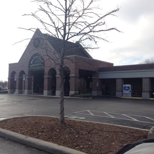 Woodlake Market Grocery Store in Kohler