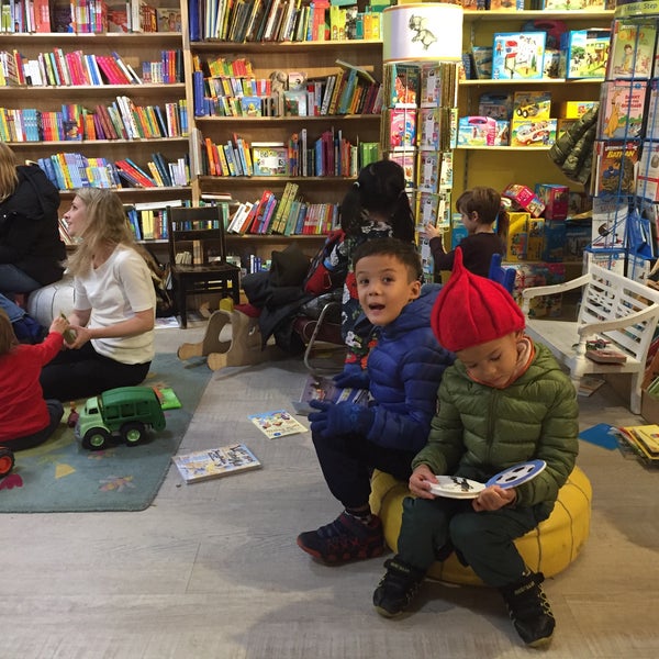 Photo taken at Book Culture by Vladimir Y. on 12/22/2018