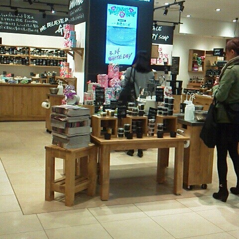 Photos At Lush Cosmetics Shop In 町田市
