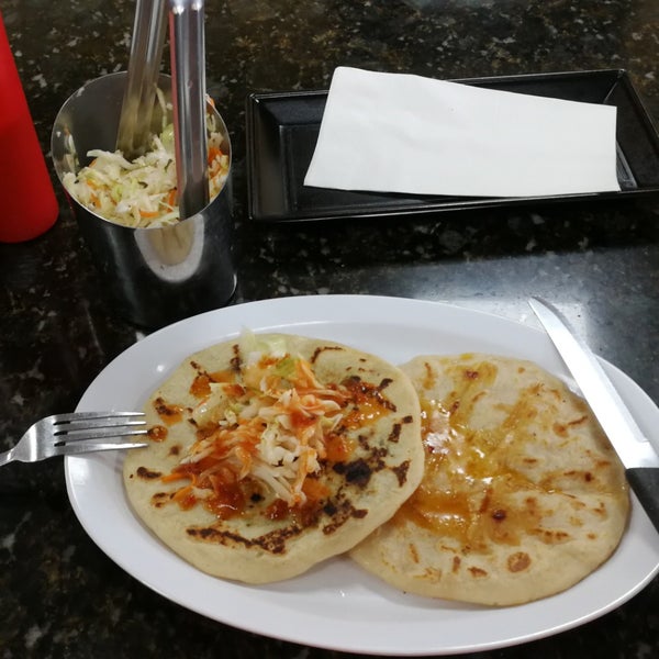 Pupuseria El Cerro Verde Latin American Restaurant in Hawthorne