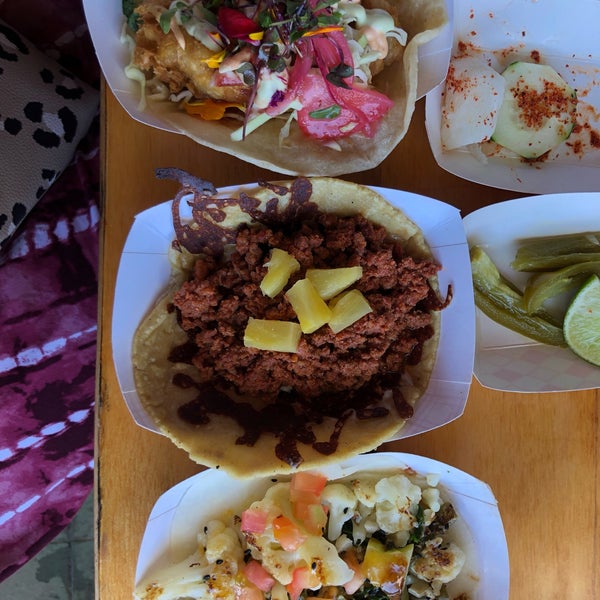 รูปภาพถ่ายที่ City Tacos โดย Brea S. เมื่อ 6/27/2019