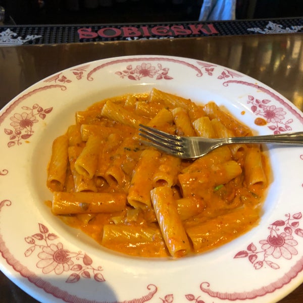 Very homey place with a classic, tasty rigatoni dish. Ask for no peas.