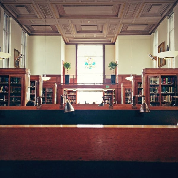 Пушкинский дом библиотека. Стэнфордский университет библиотека. Senate House Library. Богословская школа на Холме Сенат-Хаус.