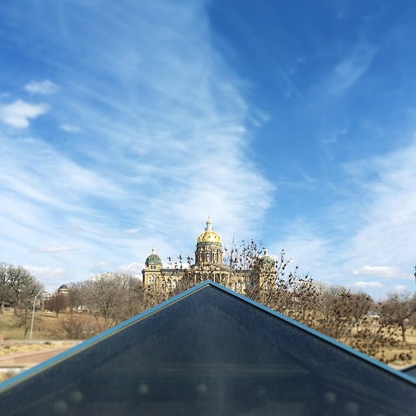 3/21/2014 tarihinde Ben W.ziyaretçi tarafından State Historical Building of Iowa'de çekilen fotoğraf