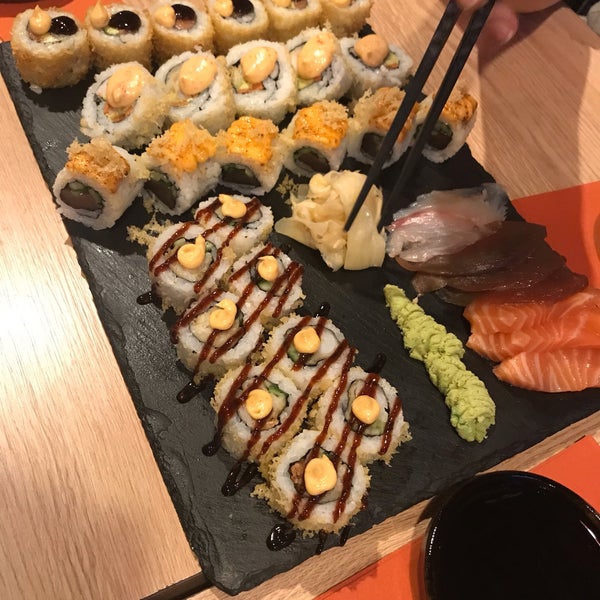 Foto tirada no(a) Sushi Lab por Marina B. em 2/7/2019