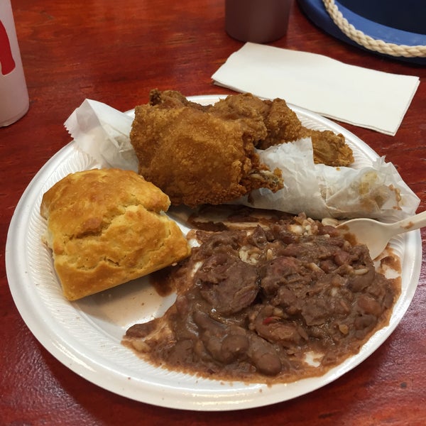 Photo prise au Chicken On The Bayou The BOUDIN Shop &amp; Country Store par Rob B. le8/21/2015