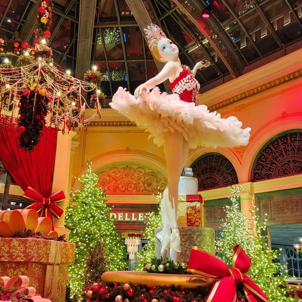 Photo taken at Bellagio Conservatory &amp; Botanical Gardens by Max G. on 12/27/2023