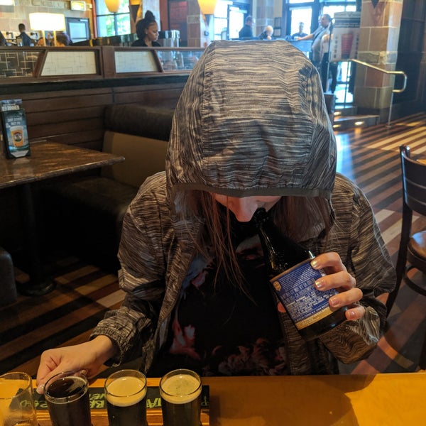 Photo taken at BJ&#39;s Restaurant &amp; Brewhouse by Max G. on 6/4/2019
