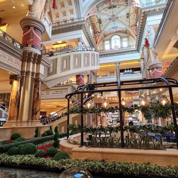 Forum shops in Caesar's Palace in Las Vegas – Stock Editorial Photo ©  Nicknick_ko #43872617