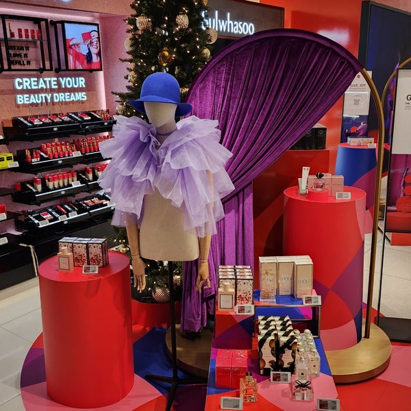 DFS DUTY FREE GALLERIA - 78 Photos & 41 Reviews - 100 International Loop,  Concourse G, Gate 91 - Courtyard 4, San Francisco, California - Cosmetics &  Beauty Supply - Phone Number - Yelp