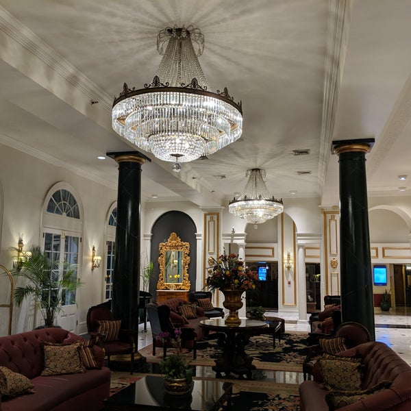 Foto tirada no(a) Bourbon Orleans Hotel por Max G. em 11/19/2018