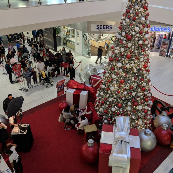 Photo taken at NewPark Mall by Max G. on 12/24/2018