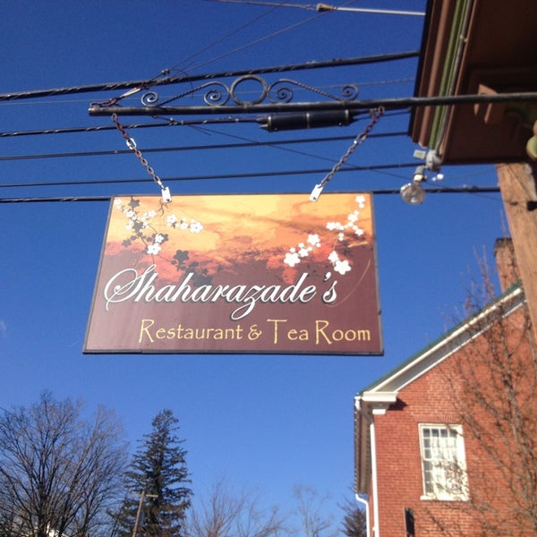 1/20/2013 tarihinde Jenny L.ziyaretçi tarafından Shaharazade&#39;s Restaurant &amp; Tea Room'de çekilen fotoğraf