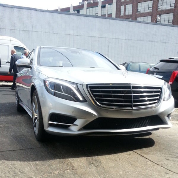 Das Foto wurde bei Silver Star Motors, Authorized Mercedes-Benz Dealer von Silver Star M. am 9/25/2013 aufgenommen