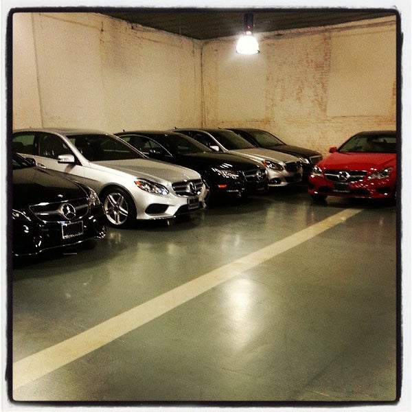 7/31/2013에 Silver Star M.님이 Silver Star Motors, Authorized Mercedes-Benz Dealer에서 찍은 사진