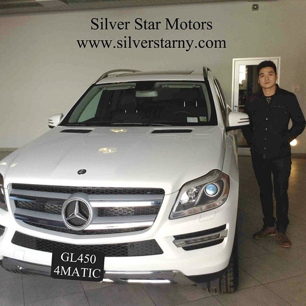 Das Foto wurde bei Silver Star Motors, Authorized Mercedes-Benz Dealer von Silver Star M. am 3/27/2014 aufgenommen