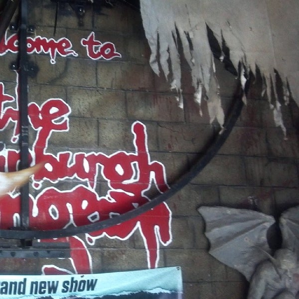 Photo taken at The Edinburgh Dungeon by Emily G. on 5/8/2014