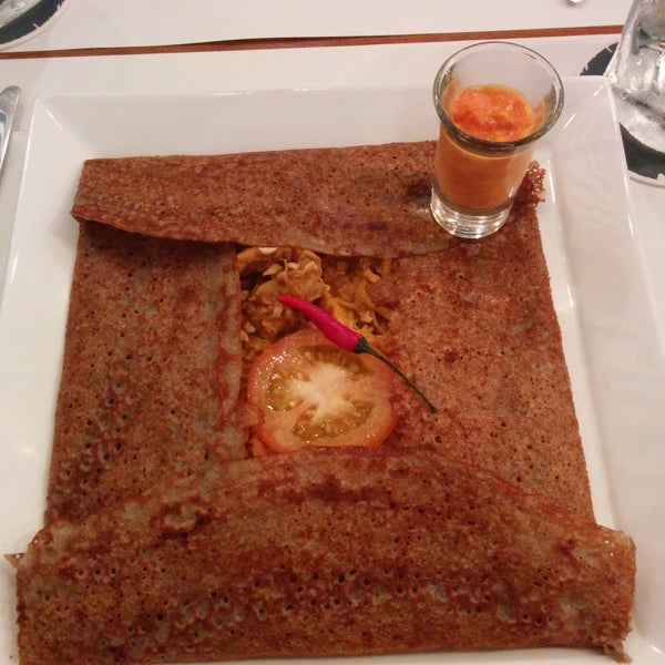 Decent-sized crepes. The masala chicken one was hearty and spicy. Juices are average and overpriced