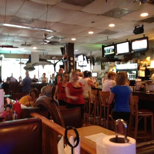 Photo taken at Landlubber&#39;s Raw Bar &amp; Grill by Will954 on 7/13/2012
