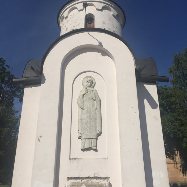 Женевьева Святая часовня храм в лесу